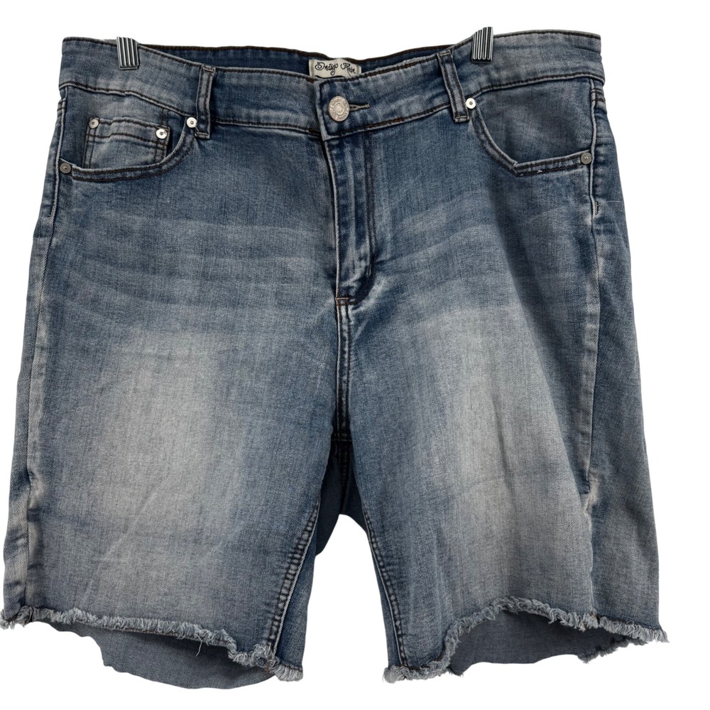 Indigo Rein Forever Women Size‎ 18 Denim Bermuda Shorts Raw Hem Medium Wash Boho